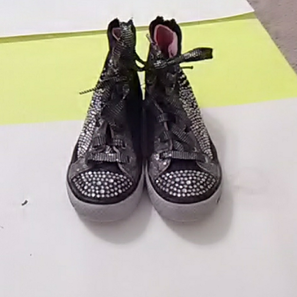 Girls shoes